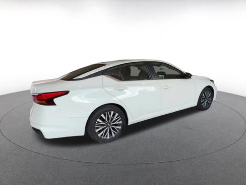 Used 2026 Nissan Altima 2.5 SV FWD image 15