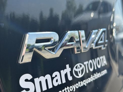 Certified 2025 Toyota RAV4 LE AWD/4WD image 9