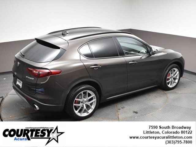 Used 2018 Alfa Romeo Stelvio Sport w/ Quick Order Package 22J Sport AWD/4WD image 38