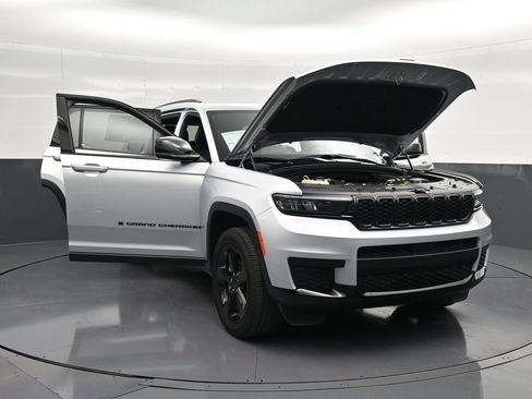 Used 2024 Jeep Grand Cherokee L Laredo AWD/4WD image 29