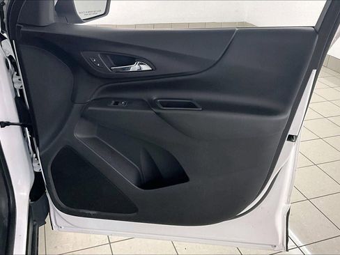 Used 2018 Chevrolet Equinox LT image 28
