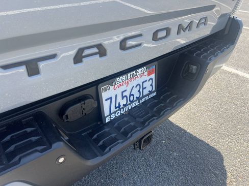 Used 2021 Toyota Tacoma TRD Sport w/ Technology Package AWD/4WD image 2