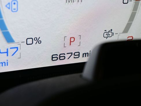 Used 2025 GMC Hummer EV 3X AWD/4WD image 9