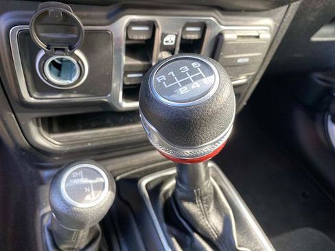 Used 2021 Jeep Wrangler Sport S image 16