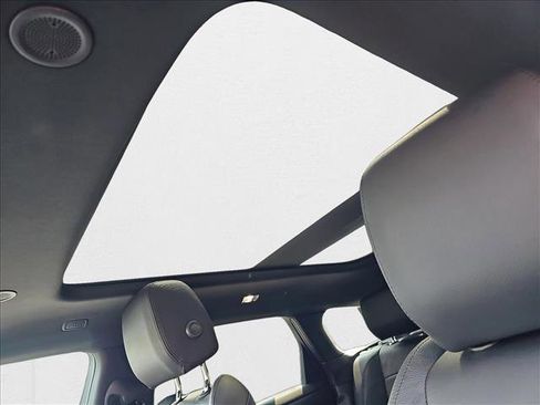 Used 2024 Land Rover Range Rover Evoque Dynamic SE image 29