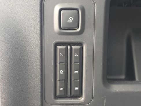 Used 2025 Ford Expedition Active AWD/4WD image 17