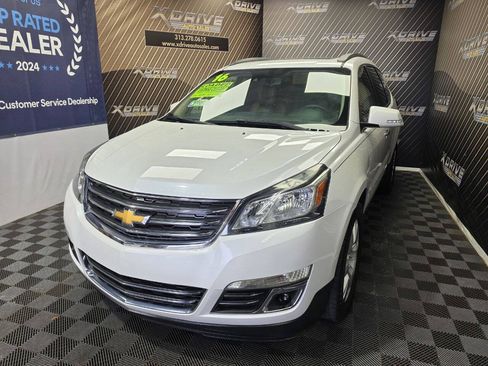 Used 2016 Chevrolet Traverse LTZ FWD image 2
