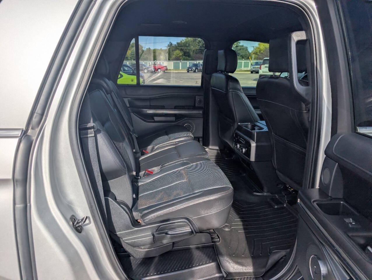 Used 2018 Ford Expedition Max XLT w/ Equipment Group 202A AWD/4WD image 11