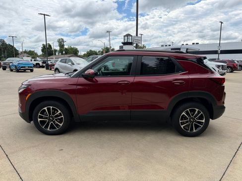 Used 2024 Chevrolet TrailBlazer LT AWD/4WD image 8