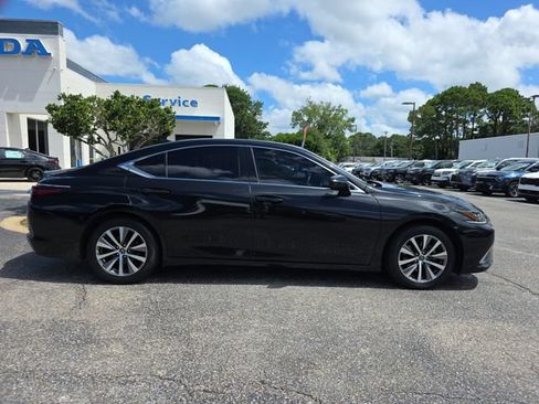 Used 2021 Lexus ES 350 w/ Accessory Package FWD image 3