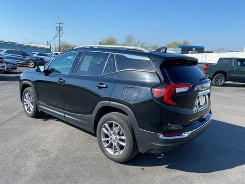 Used 2024 GMC Terrain SLT AWD/4WD image 8