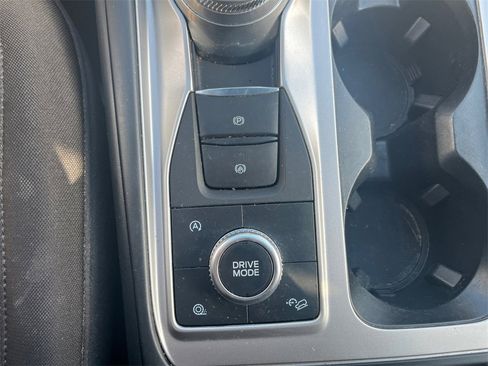 Used 2020 Ford Explorer XLT image 30