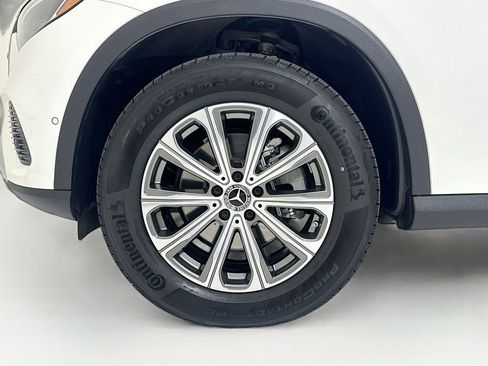 Used 2024 Mercedes-Benz GLC 300 4MATIC image 30