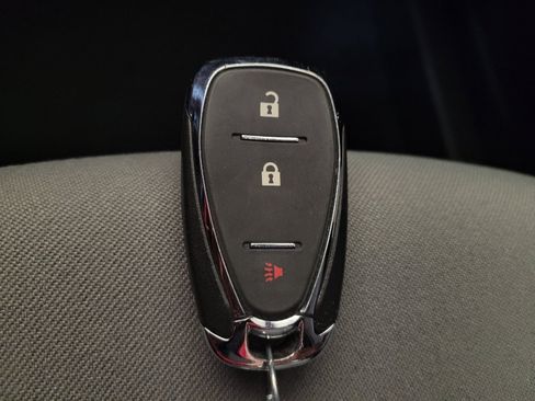 Used 2020 Chevrolet Equinox LS image 32