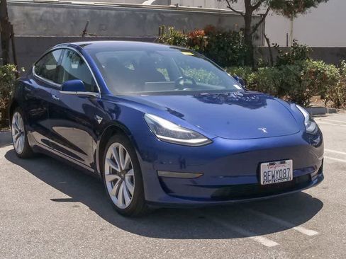 Used 2018 Tesla Model 3 Long Range RWD image 3