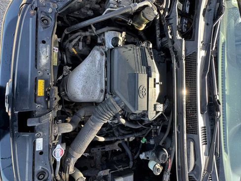 Used 2005 Toyota RAV4 4WD image 19