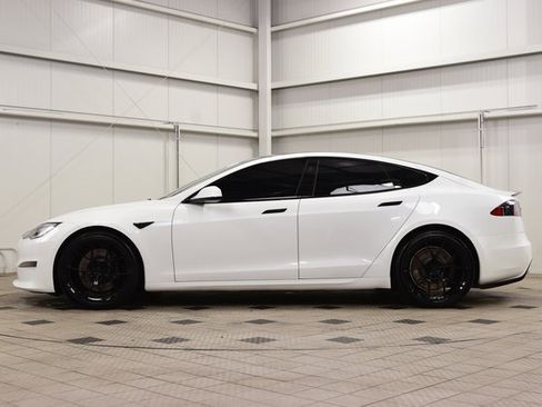 Used 2021 Tesla Model S Plaid image 4
