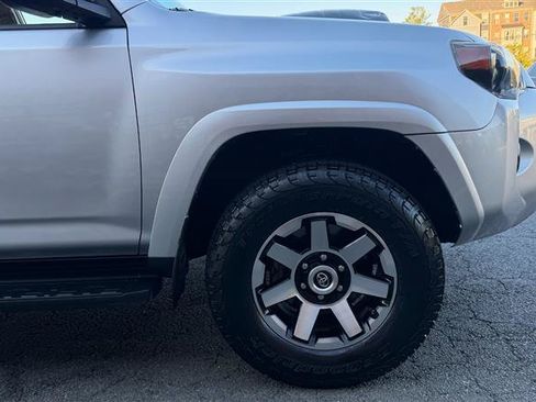 Used 2020 Toyota 4Runner TRD Off-Road Premium w/ Moonroof Package AWD/4WD image 5
