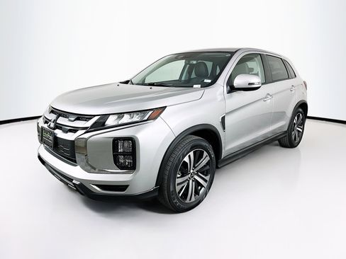 Used 2025 Mitsubishi Outlander Sport SE image 3