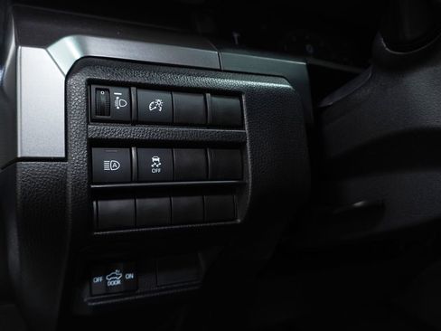 Certified 2025 Toyota Tacoma SR5 image 18