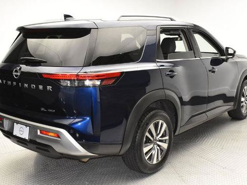 Certified 2025 Nissan Pathfinder SL AWD/4WD image 5