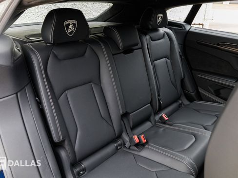 Used 2024 Lamborghini Urus S image 33