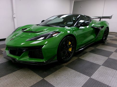 New 2026 Chevrolet Corvette ZR1 w/ ZR1 Carbon Fiber Aero Package image 18