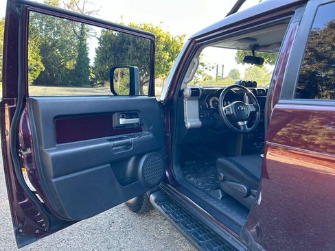 Used 2007 Toyota FJ Cruiser 4WD image 24