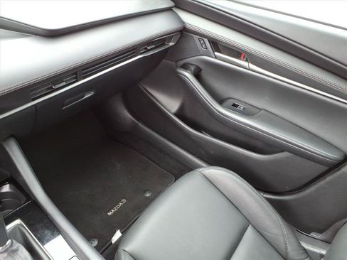 Used 2024 MAZDA MAZDA3 s FWD image 32