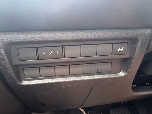 New 2025 Mitsubishi Outlander SE image 24