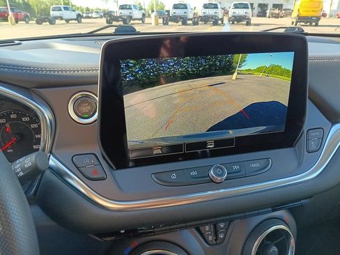 Used 2025 Chevrolet Blazer LT AWD/4WD image 8