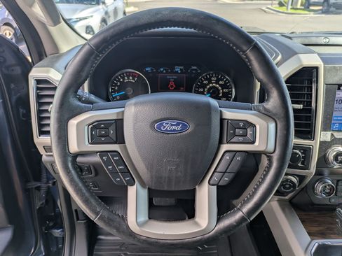 Used 2019 Ford F150 Lariat w/ Equipment Group 502A Luxury AWD/4WD image 16