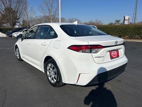 Used 2025 Toyota Corolla LE image 7