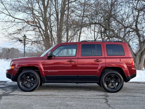 Used 2016 Jeep Patriot Latitude image 15