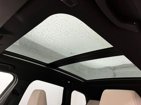 Used 2025 BMW X1 xDrive28i w/ Technology Package image 4