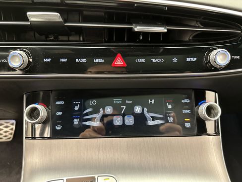 Certified 2026 Genesis GV70 3.5T Sport Advanced AWD/4WD image 19