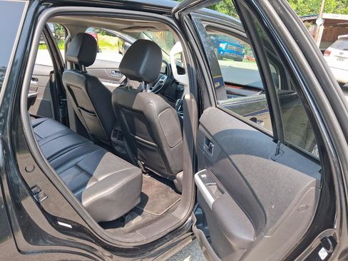 Used 2014 Ford Edge Limited w/ Equipment Group 302A AWD/4WD image 10