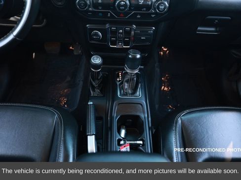 Used 2022 Jeep Wrangler Unlimited Sahara image 33