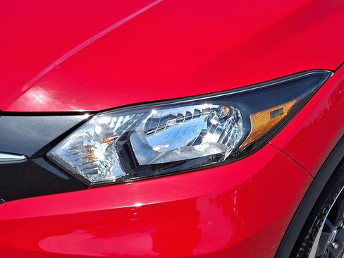 Used 2018 Honda HR-V EX image 10