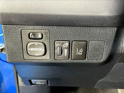 Used 2018 Toyota RAV4 LE w/ All Weather Liner Package FWD image 36