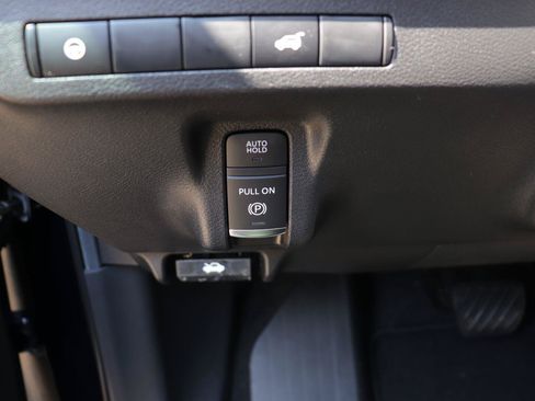 Used 2025 Nissan Murano SV AWD/4WD image 24