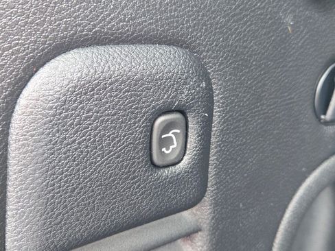 Used 2021 Jeep Grand Cherokee Laredo X AWD/4WD image 17