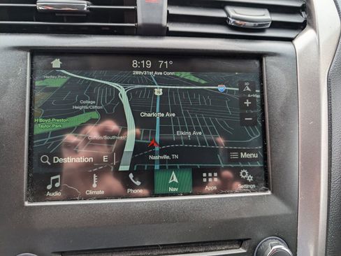 Used 2018 Ford Fusion SE w/ Fusion SE Technology Package FWD image 24