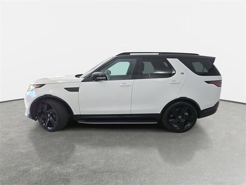 Used 2025 Land Rover Discovery Dynamic SE image 8