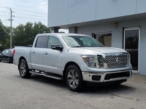 Used 2019 Nissan Titan SV w/ SV Convenience Package RWD image 31