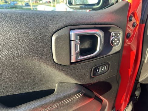 Used 2021 Jeep Wrangler Unlimited Rubicon w/ Dual Top Group image 12