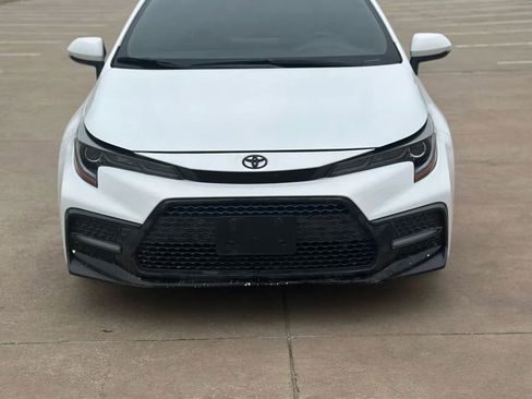 Used 2022 Toyota Corolla SE image 2