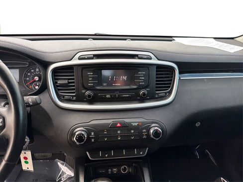 Used 2016 Kia Sorento FWD w/ LX Convenience Package image 14
