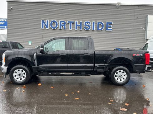 Used 2024 Ford F250 XLT w/ FX4 Off-Road Package image 3