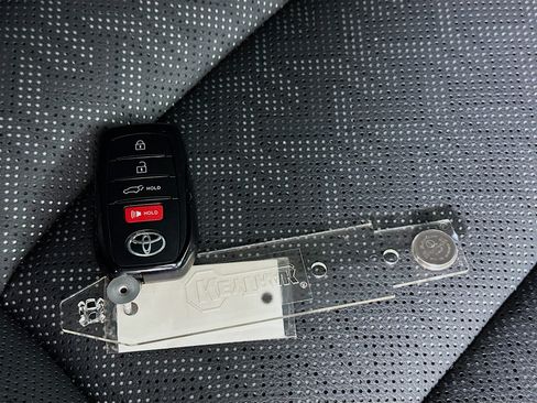 Used 2024 Toyota Sequoia Limited image 33